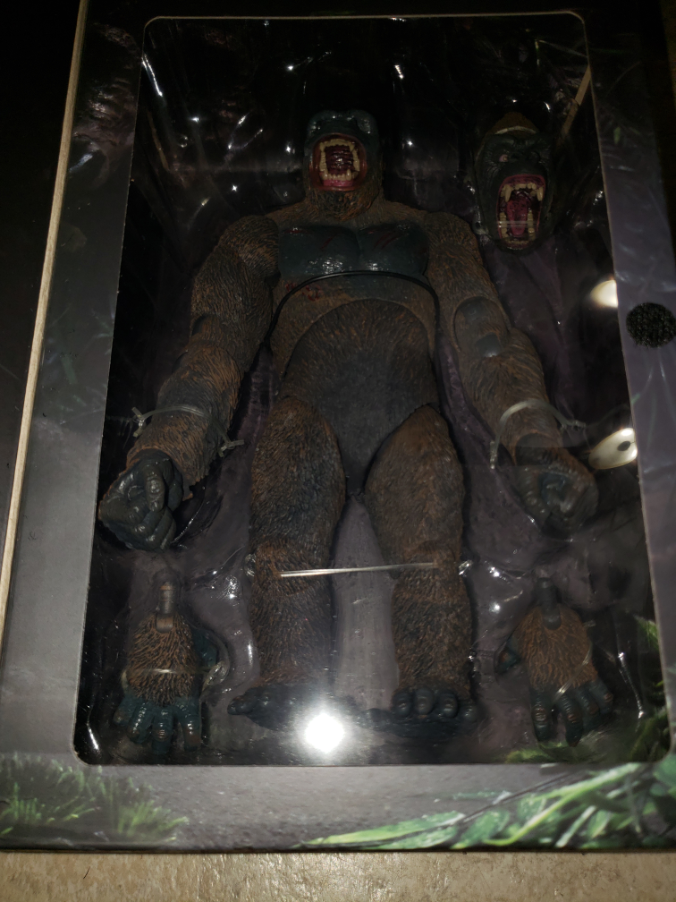 King Kong Action Figure w/ Box - photo 3
