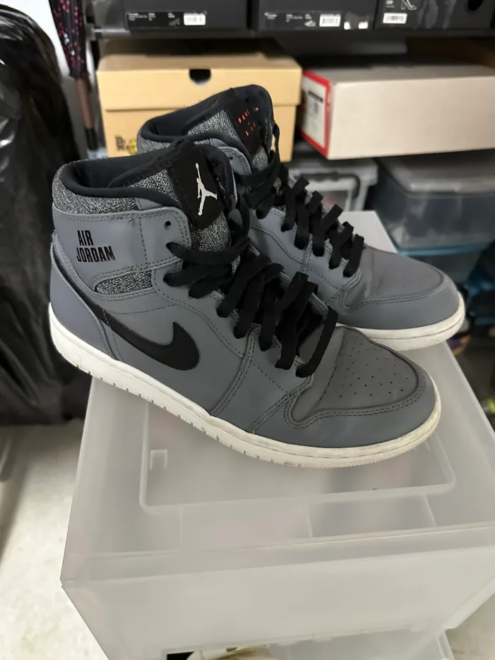 Air Jordan 1 Rare Air High Top Sneakers image indicator(3)