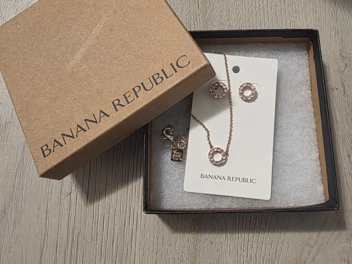 Banana Republic Blush Star Necklace & Earrings Set thumbnail