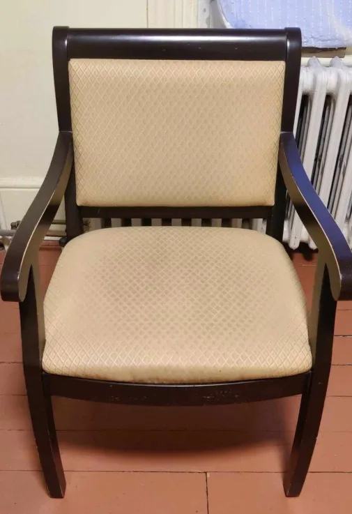 Set of four chairs image indicator(2)