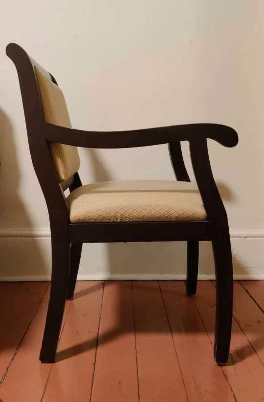 Set of four chairs image indicator(3)