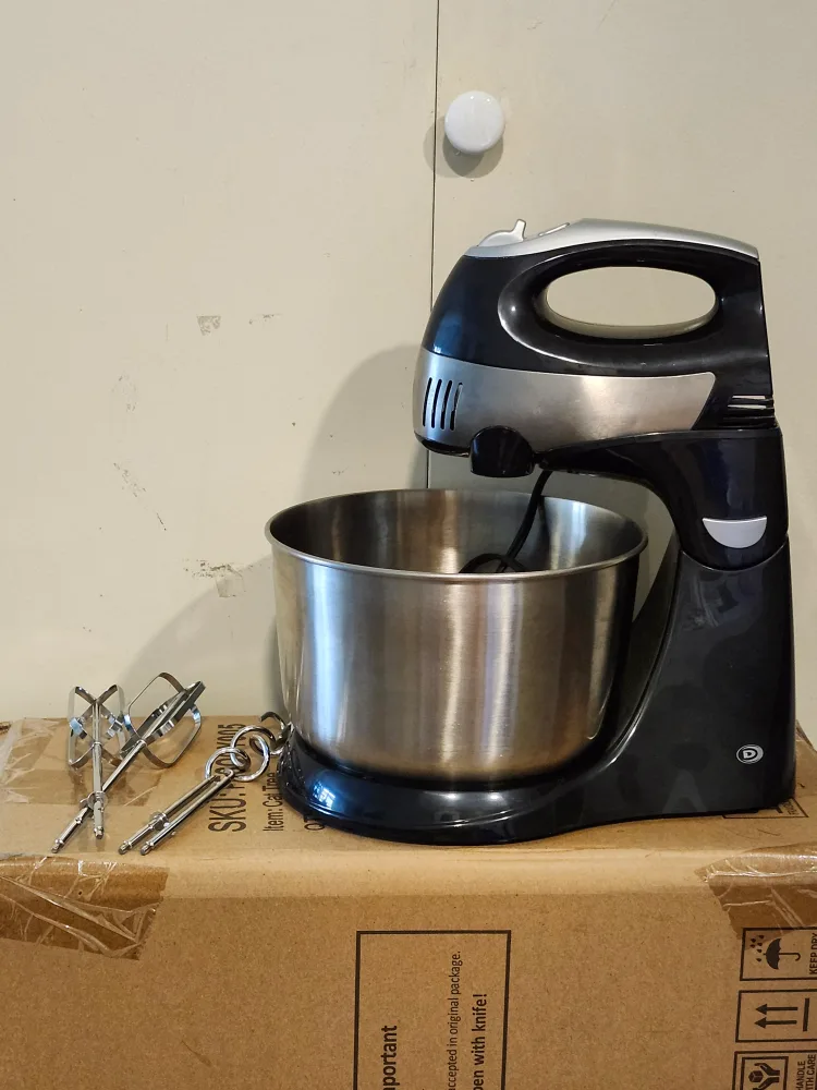 Danby Stand Mixer with Bowl thumbnail