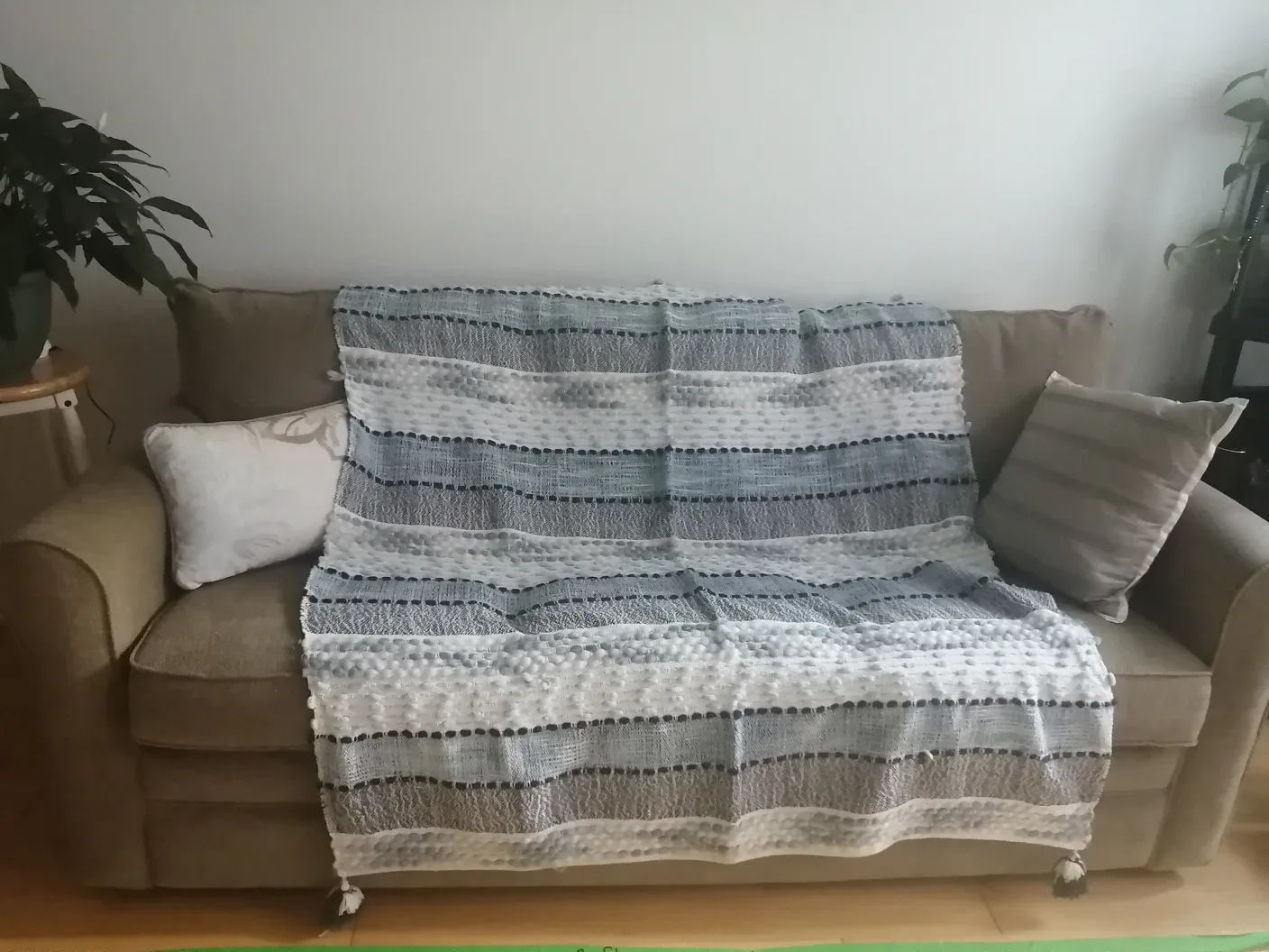 Throw Blanket - Blue Gray image indicator(2)