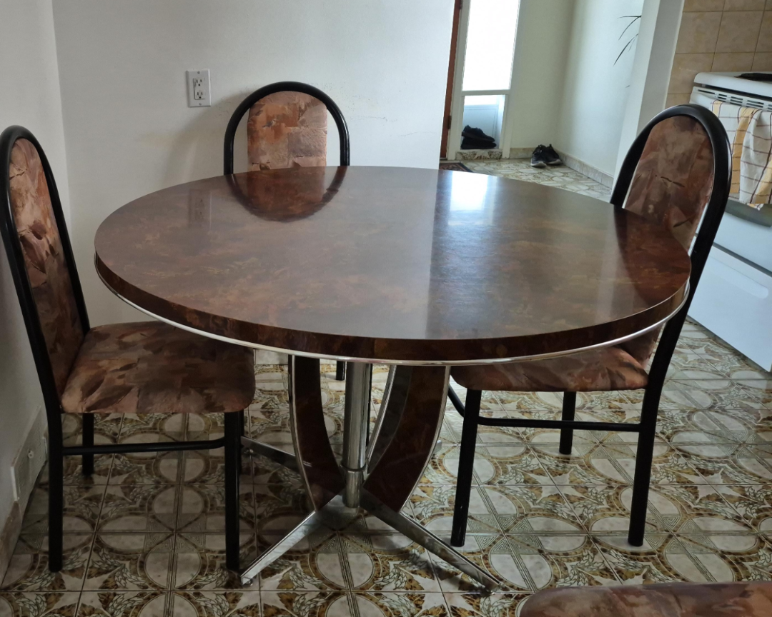 4 Foot Dining Table with 4 Chairs