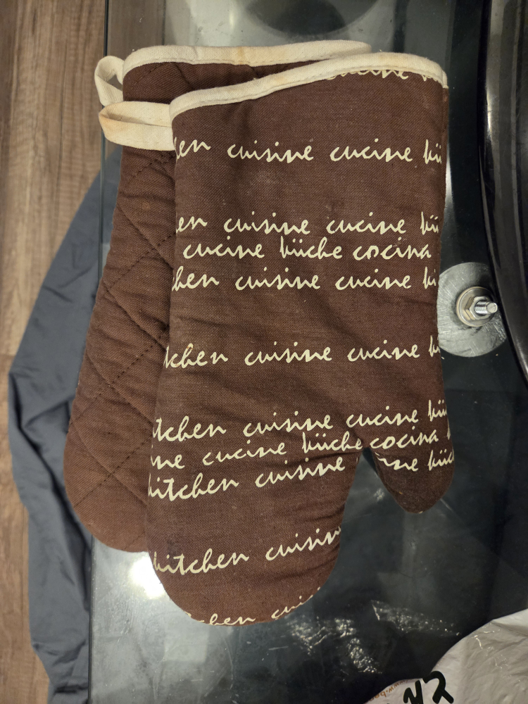 Free oven mitts