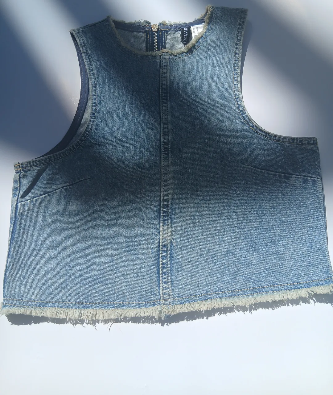 H&M Divided Denim Cropped Top - Size XS image indicator(3)