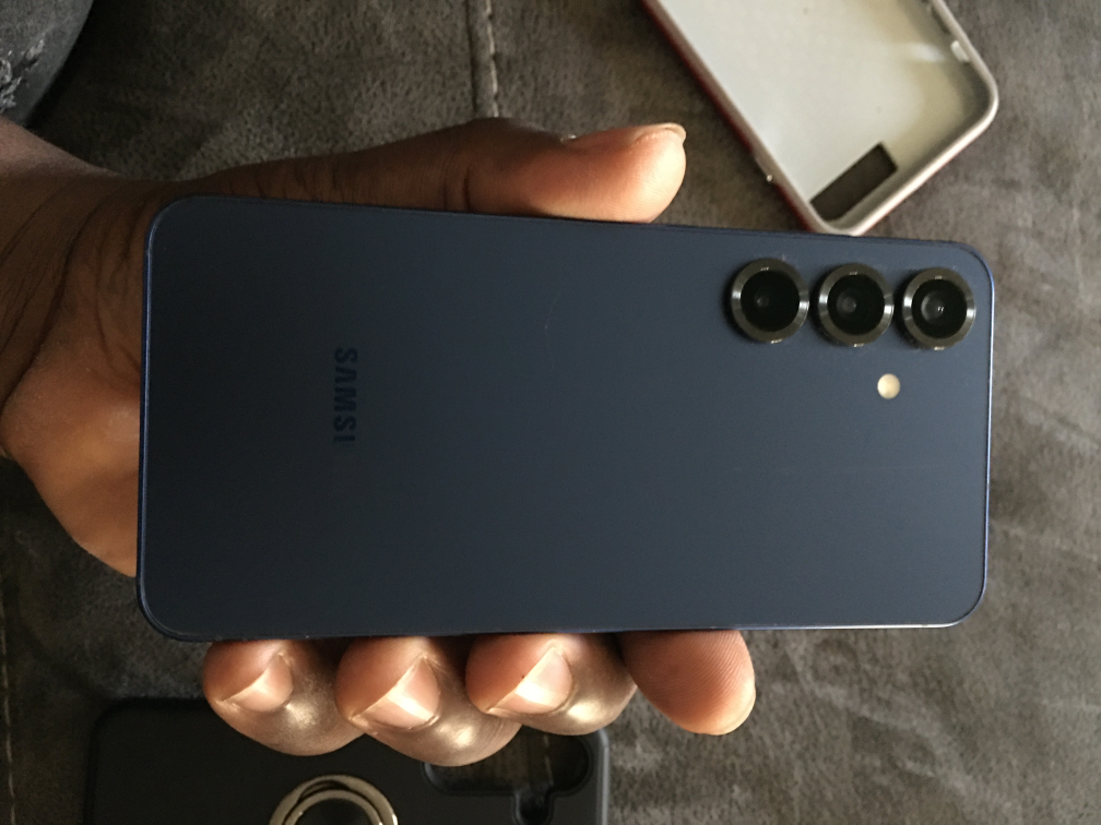 Samsung Galaxy S25 128gb  open to all network - photo 3