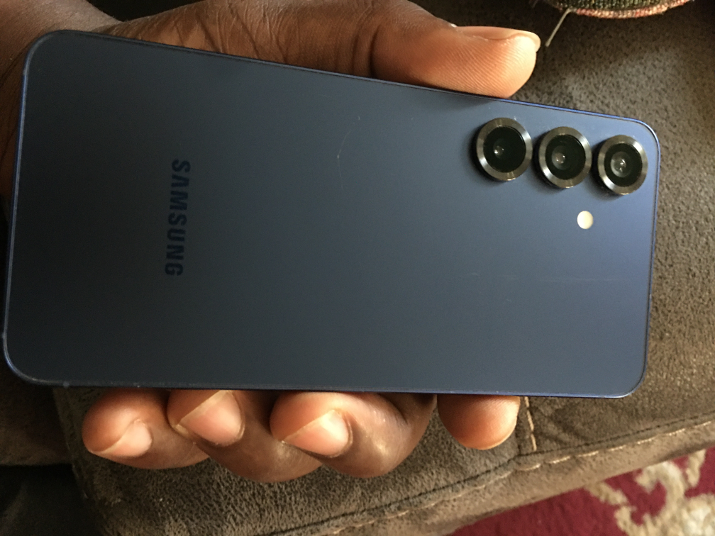 Samsung Galaxy S25 128gb  open to all network - photo 5