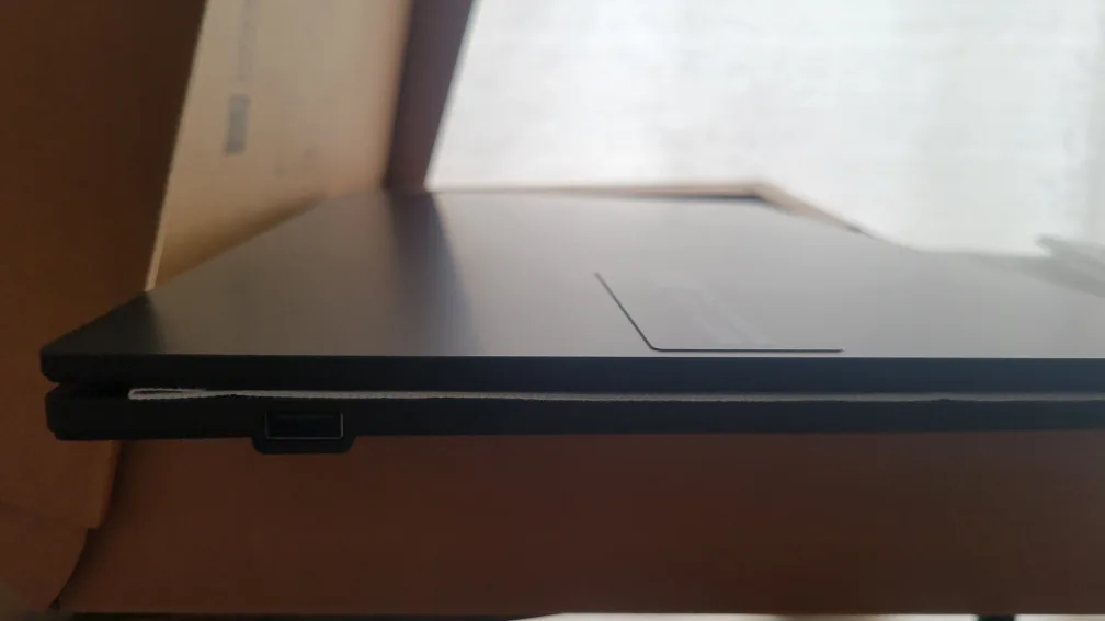 ASUS Vivobook Laptop (New) image indicator(7)