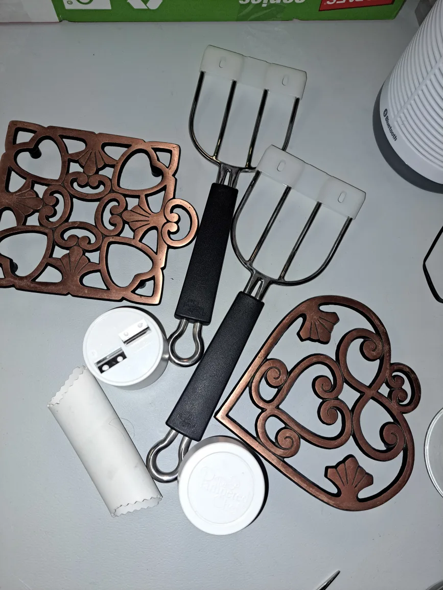 Pampered Chef Kitchen Utensils & Trivets thumbnail