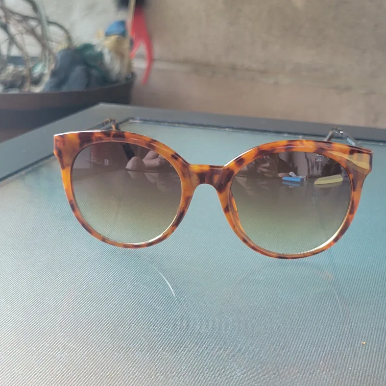 Tortoise Shell Sunglasses thumbnail