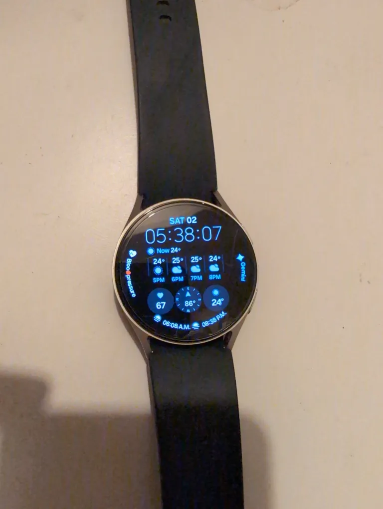 Samsung Smartwatch - Black thumbnail