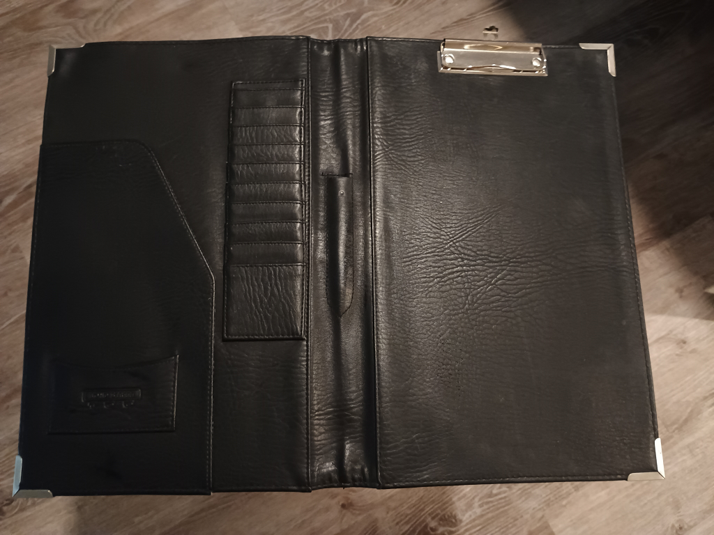 Bond Street Black Leather Portfolio - photo 2