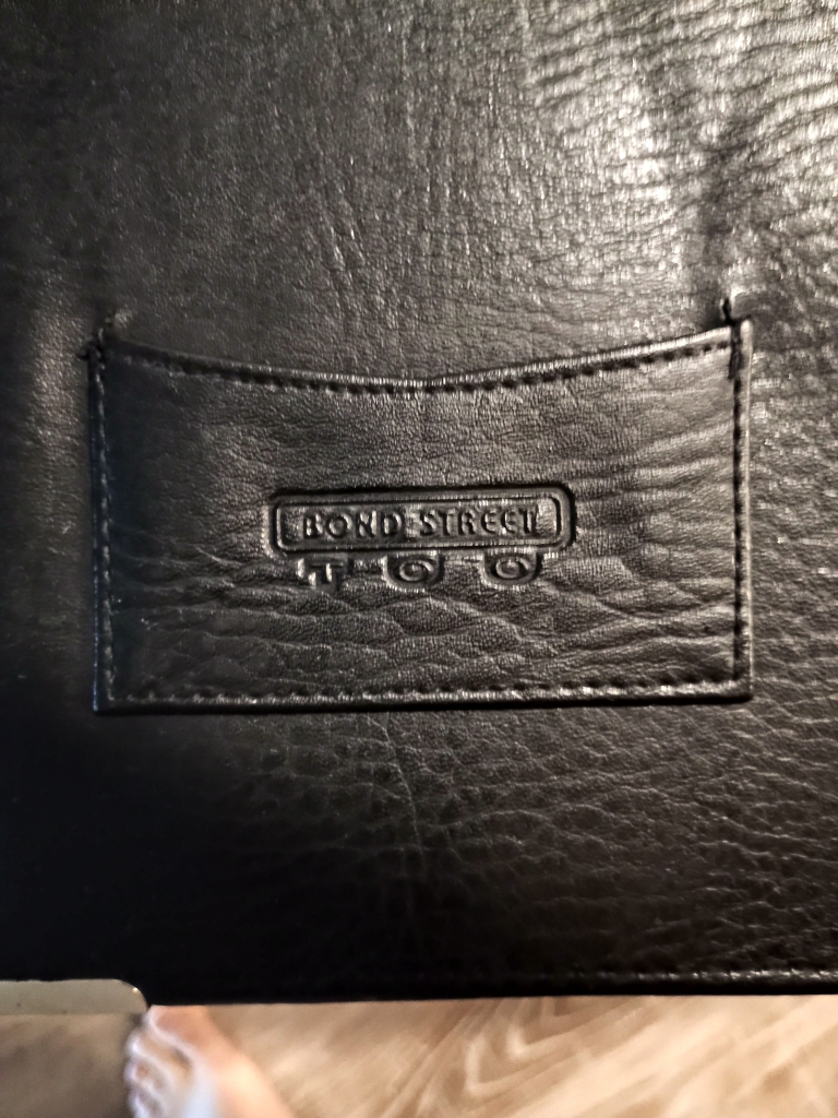 Bond Street Black Leather Portfolio - photo 4