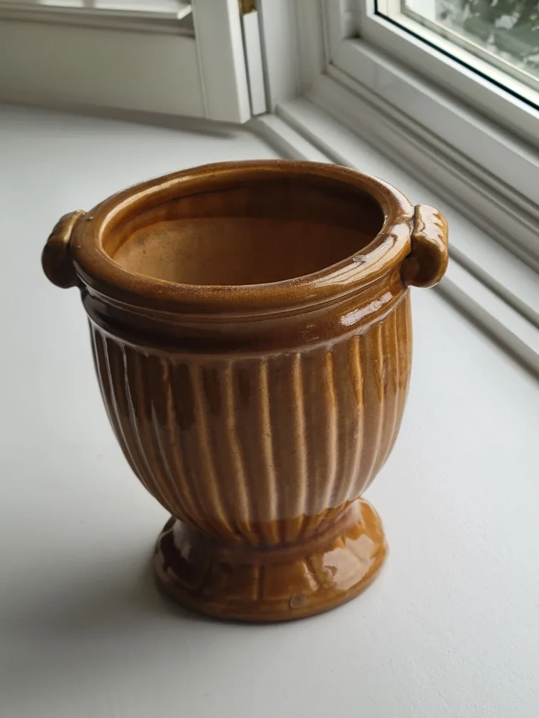 Vintage McCoy Honey Glazed Planter.  Plant Pot image indicator(3)