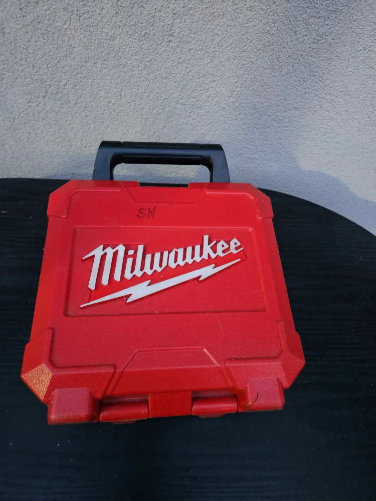 Milwaukee 12 -Piece Hole Saw Kit w/ Case thumbnail