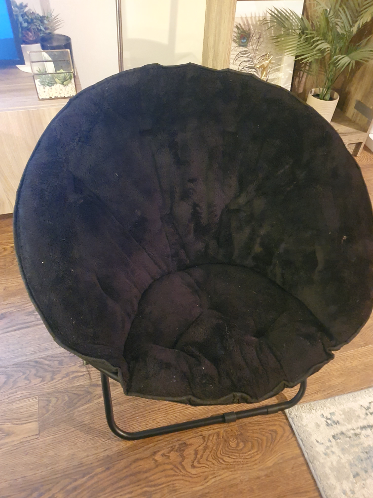 Black Folding Moon Chair