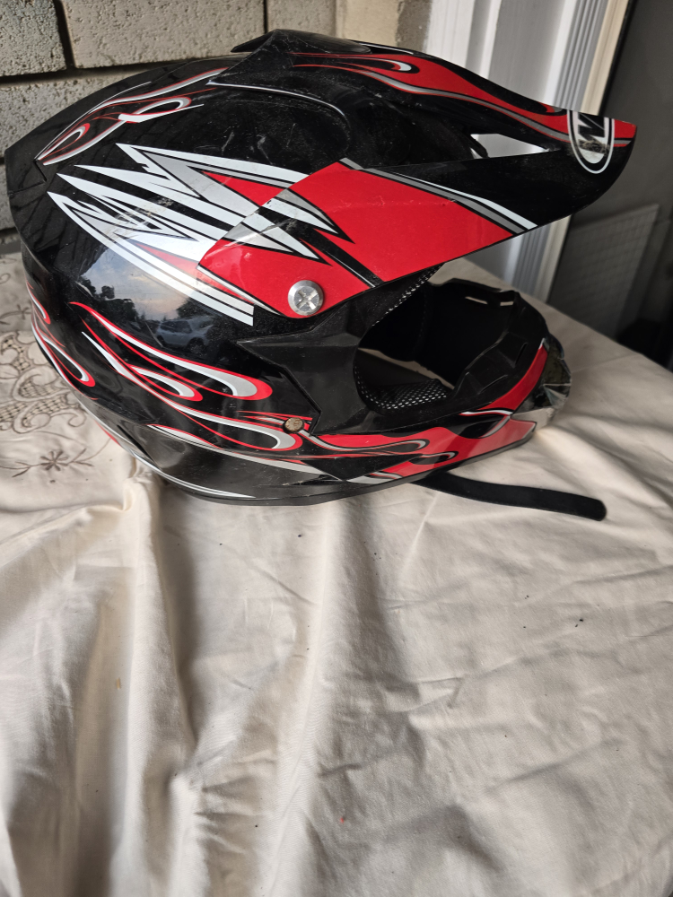 WLT-125 Dirt Bike Helmet - Size L