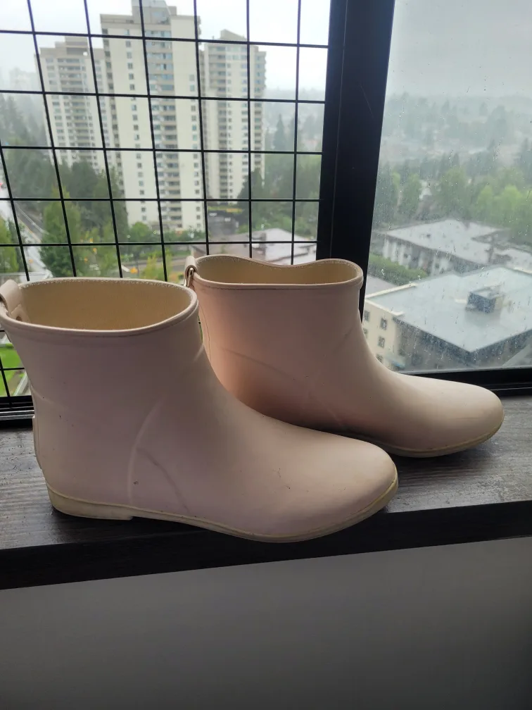 Alice + Whittles Ankle Rain Boots - Size 8 thumbnail