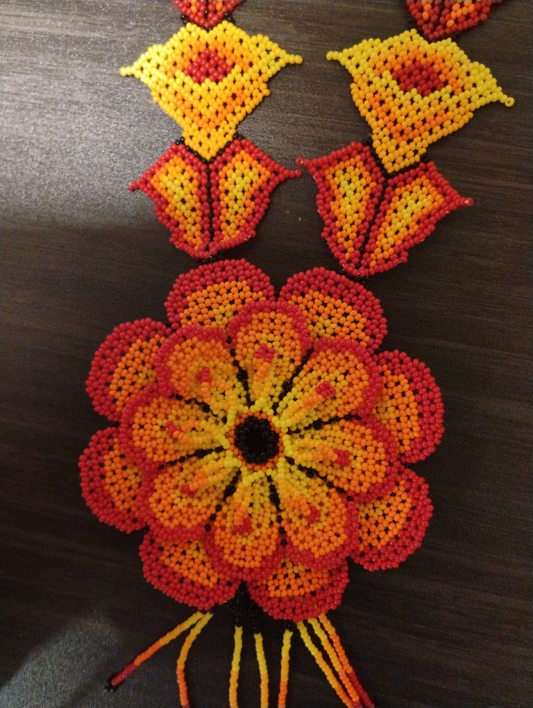 Handmade Huichol Beaded Flower Garland - photo 2