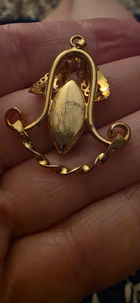 Nephrite Jade on Gold Tone Filigree Pendant  image indicator(3)