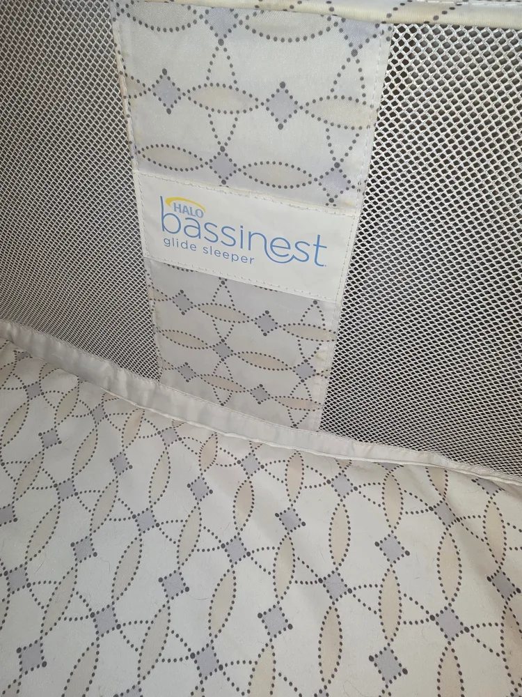 Used Bassinest Glide Sleeper by Halo - Bassinet baby sleeper image indicator(3)