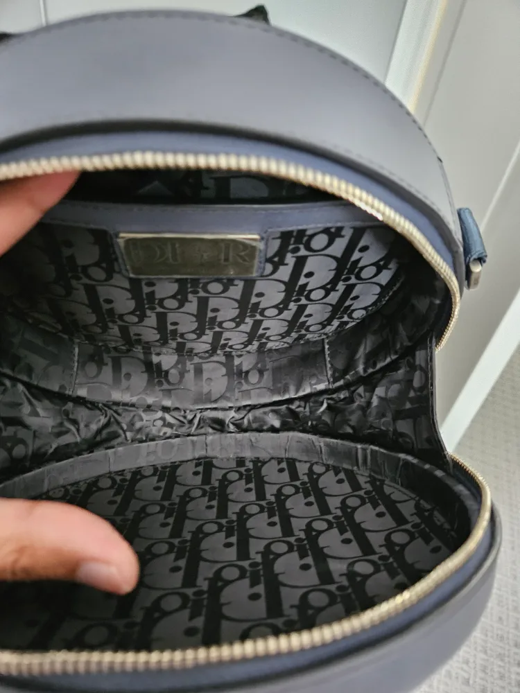 Stone Island x Dior bag image indicator(4)