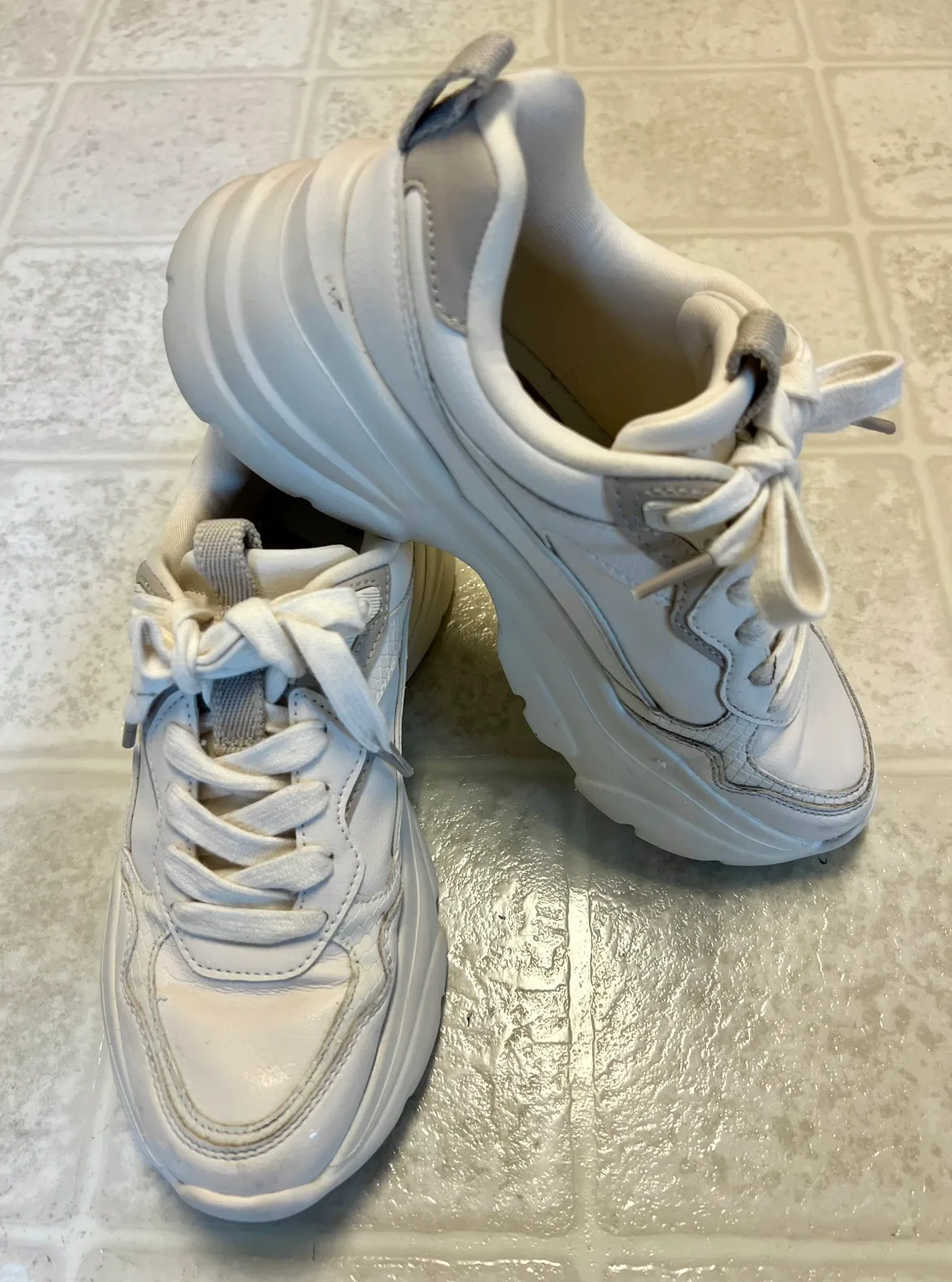 Zara Sneakers thumbnail