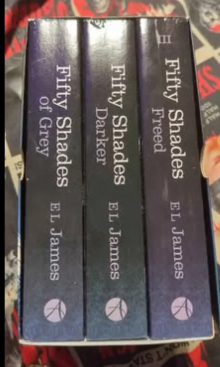 Fifty Shades of grey (All 3 books) image indicator(2)