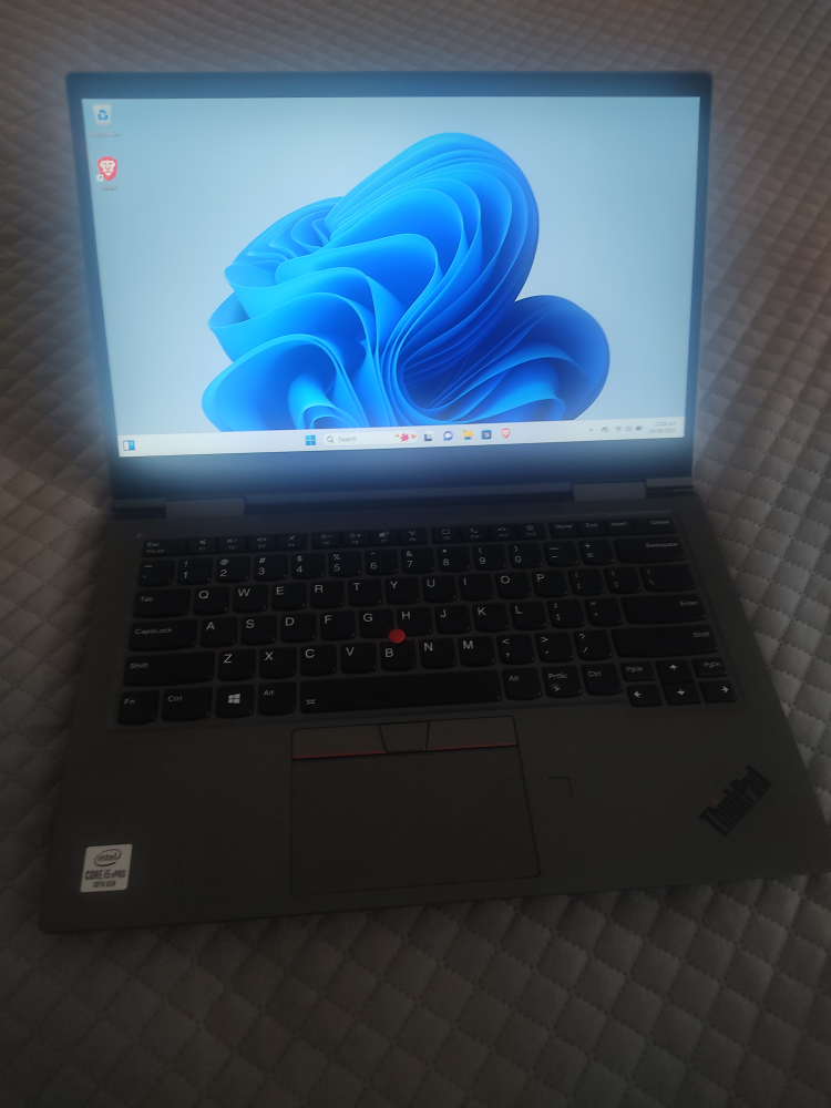 Lenovo ThinkPad X1 Yoga Laptop - photo 3