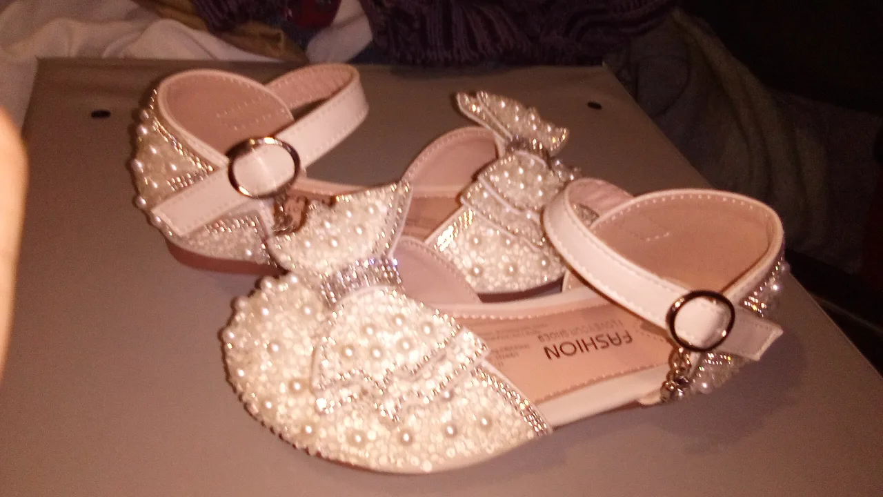 kids fashion shoes thumbnail