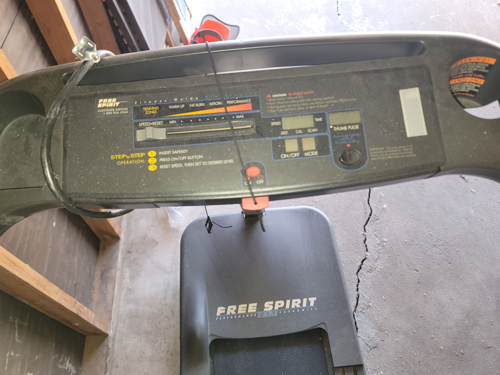 Free Spirit Performance 300 Treadmill - photo 2
