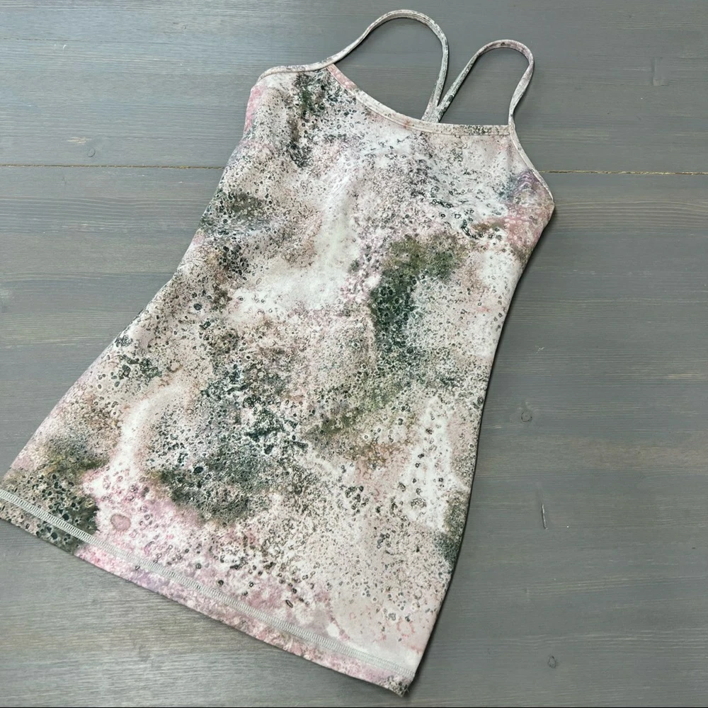 Lululemon "sugar crush" Power Y tank Top - size 6