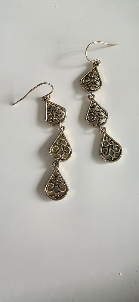 Retro Gold Tone Dangle Earrings