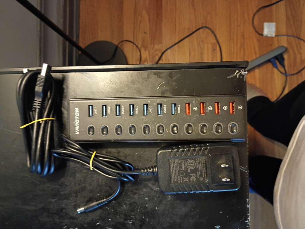VANDTOM USB 3.0 Hub / Charger - photo 2