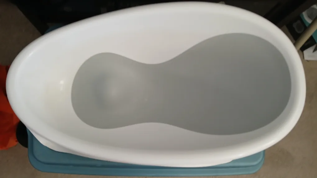 Baby bathtub - Lightly used - $15 Firm thumbnail