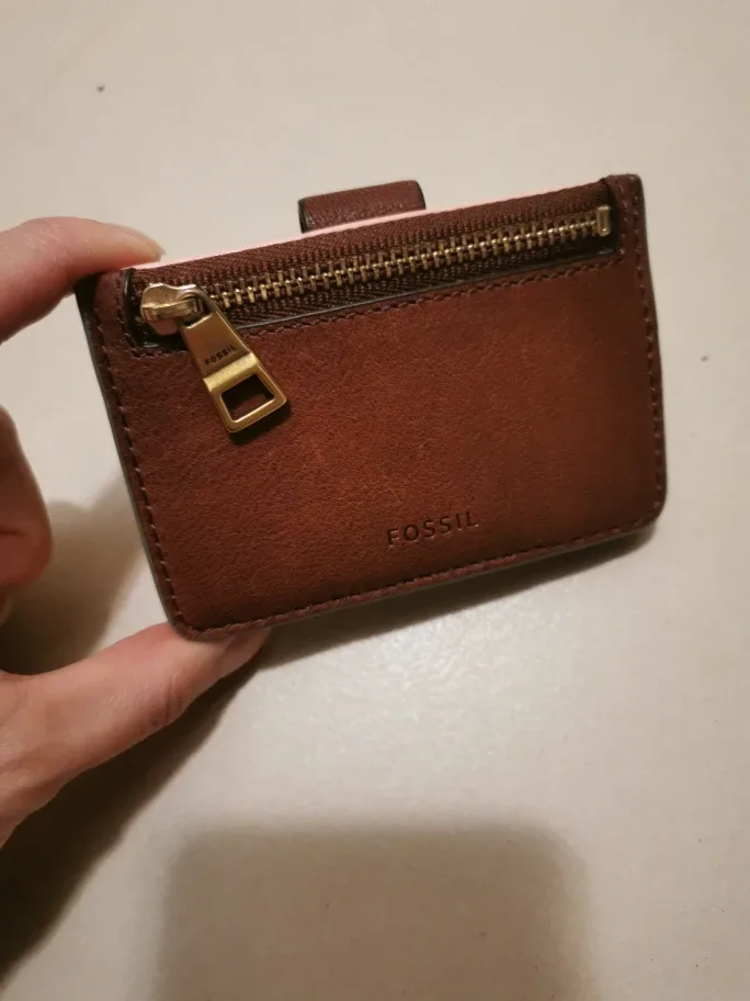 Fossil Leather Card Holder Wallet image indicator(3)