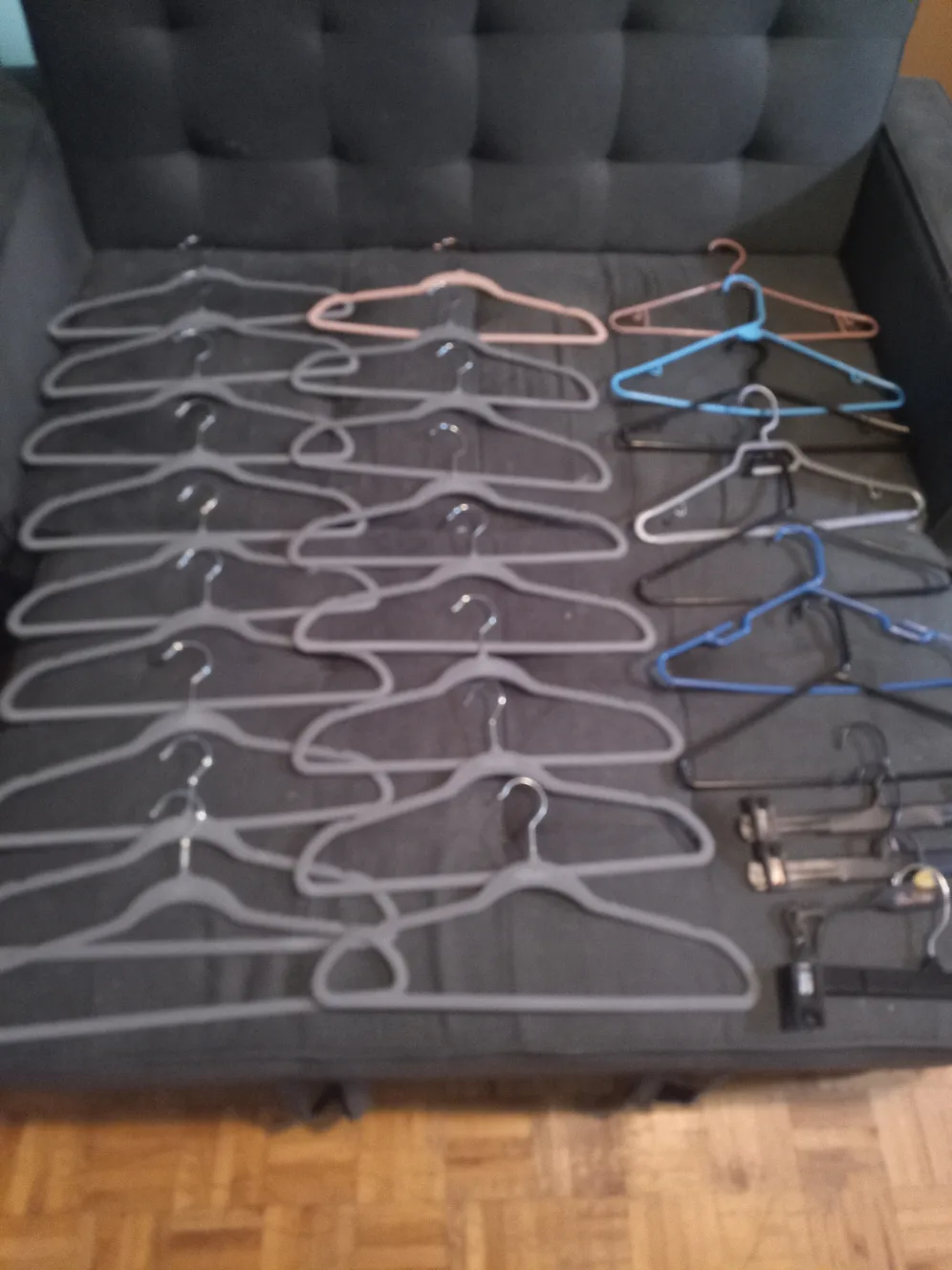 Clothes Hangers - Variety image indicator(2)