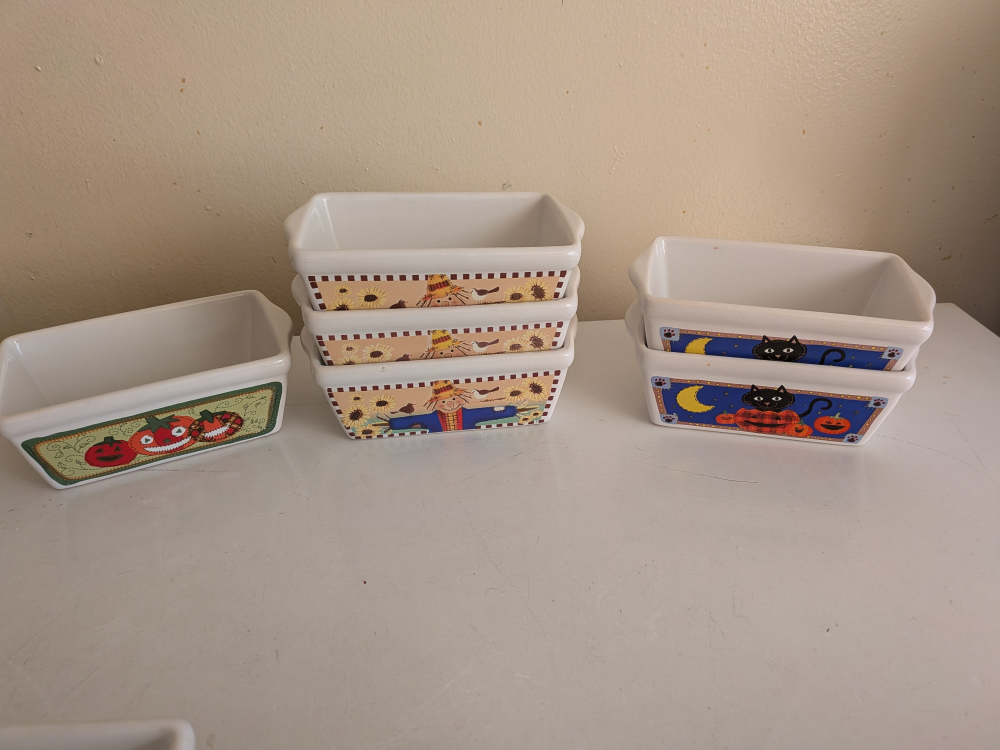 Set of 9 Fall-Themed Ceramic Loaf Pans - photo 3