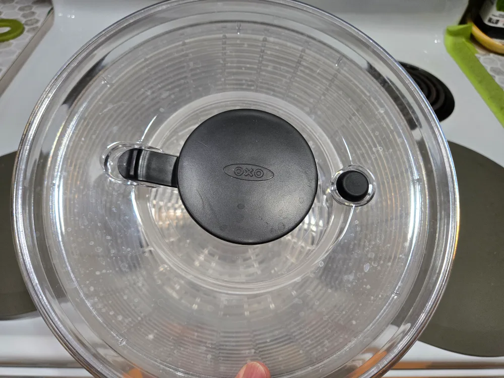 OXO Salad Spinner 4.0 image indicator(3)