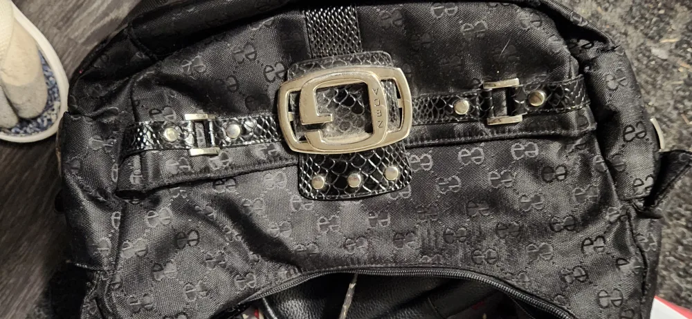 Guess Black purse thumbnail