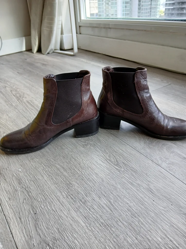 Artica chelsea style booties, size 8 thumbnail
