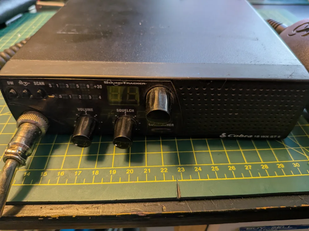 Cobra CB Radio with mic image indicator(2)