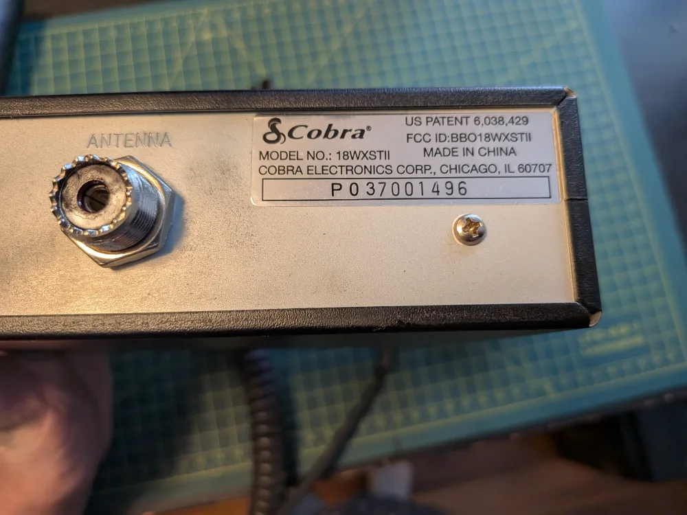 Cobra CB Radio with mic image indicator(3)