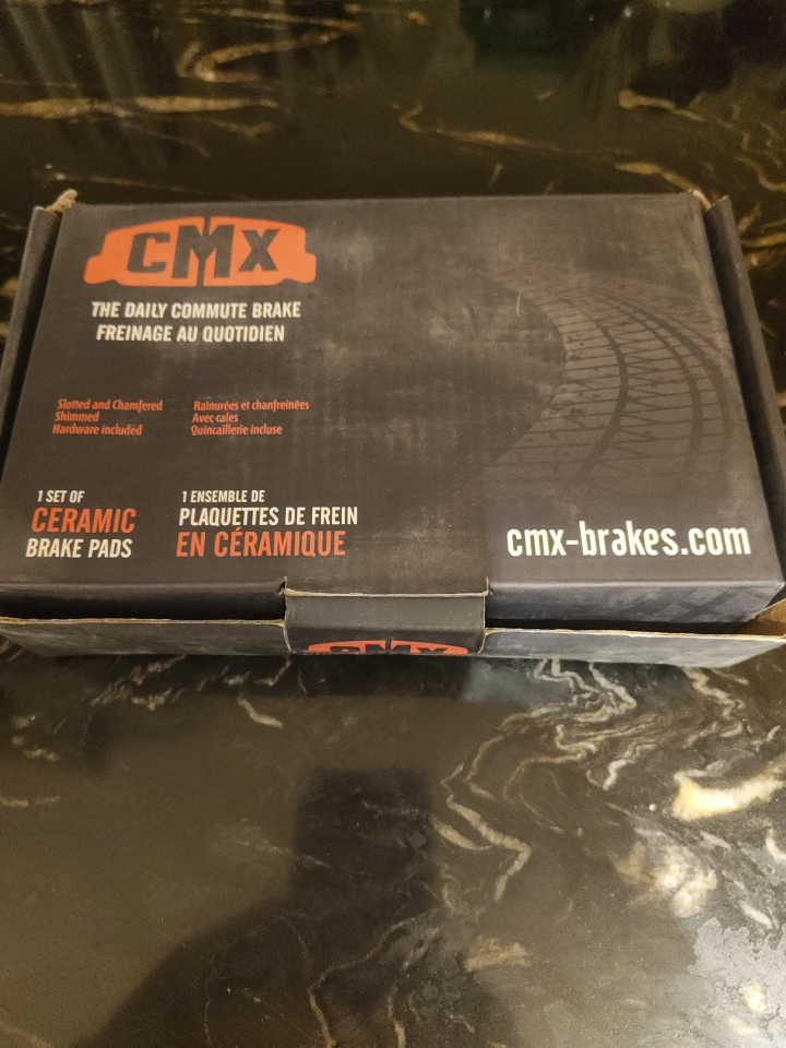 New CMX-D923 front brake pads for Toyota and Pontiac