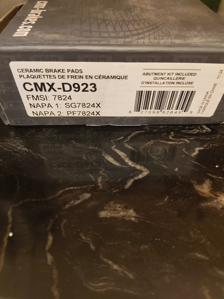 New CMX-D923 front brake pads for Toyota and Pontiac - photo 2
