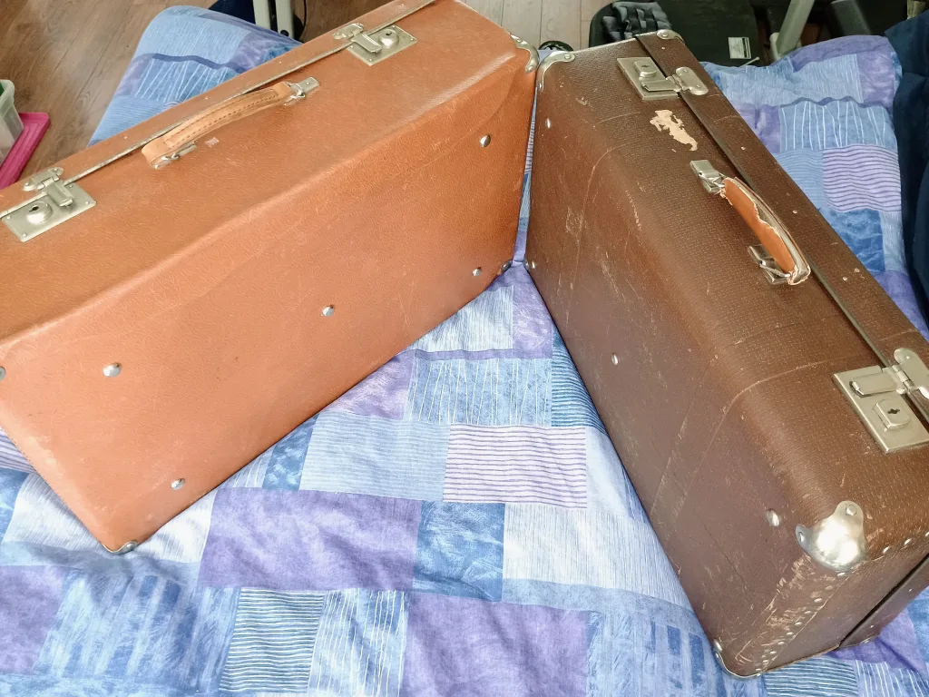 🧡 🎉👉 Vintage Suitcases - Set of Two... bon voyage image indicator(4)
