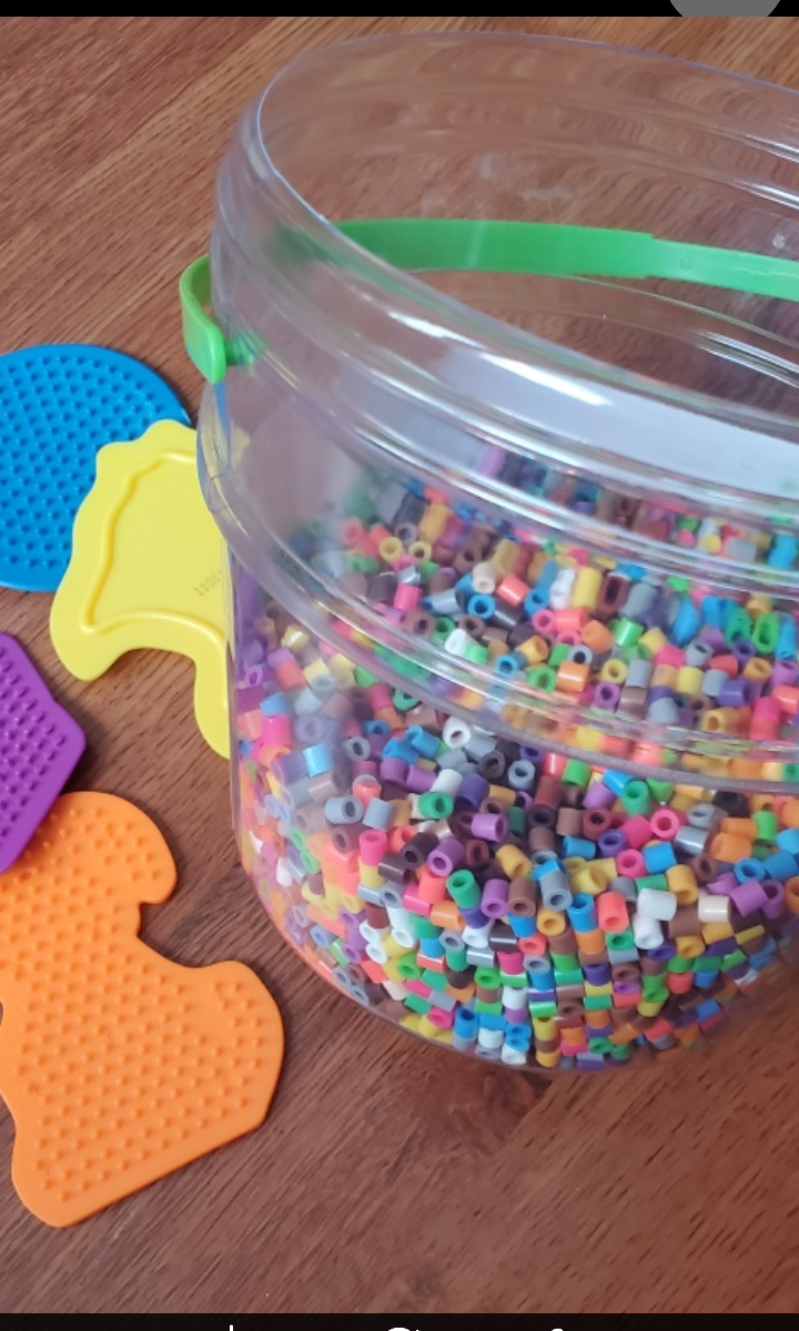 Perler Beads Bucket with Pegboards, 8500 Pieces - photo 4