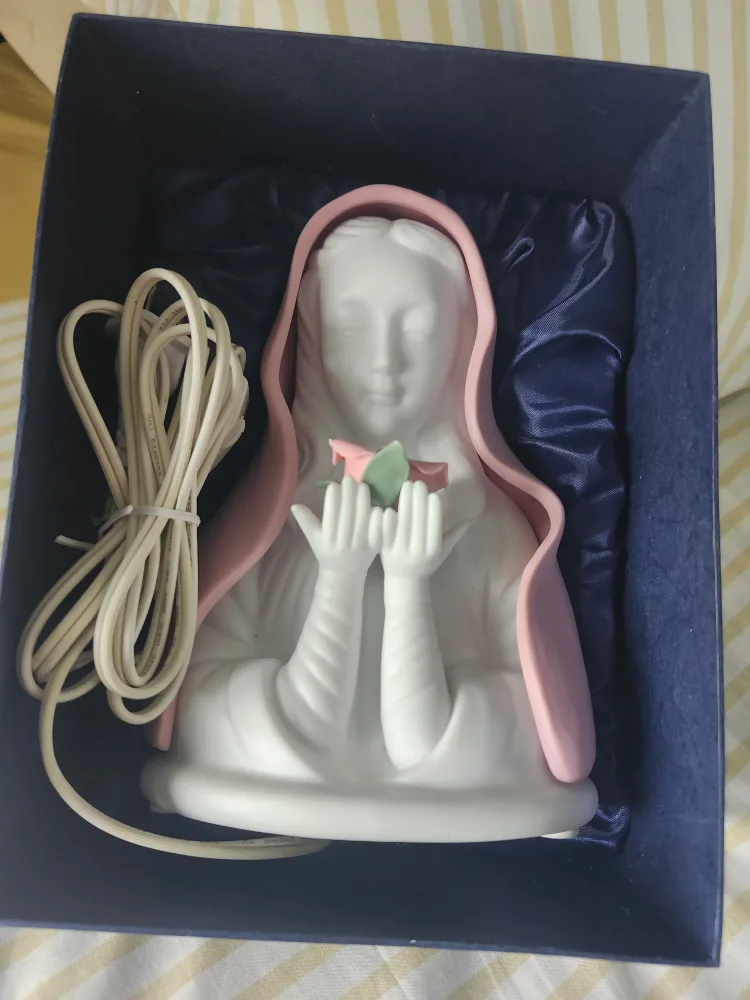 Adeline Collection Virgin Mary Lamp thumbnail