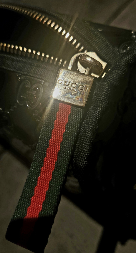 Gucci Monogrammed makeup pouch - photo 4
